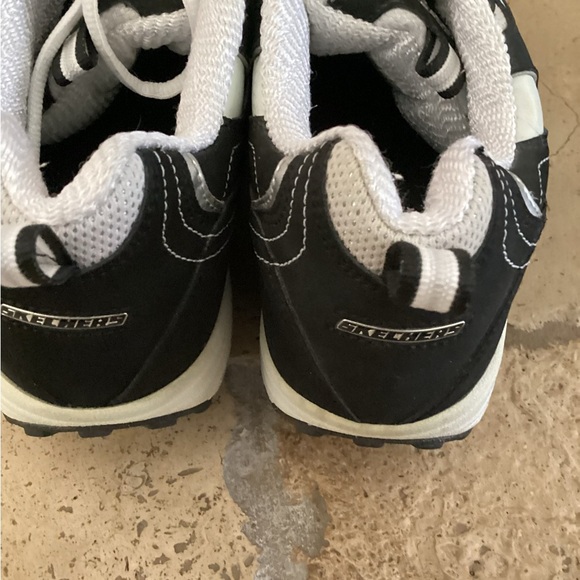 Skechers Women`s Shape Ups Strength Walking Sneaker-SZ 9 - Picture 3 of 7